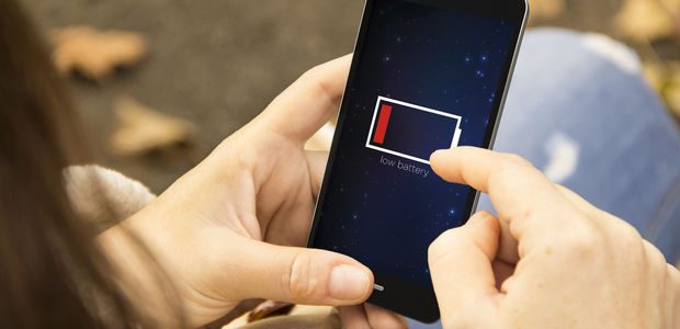 De ce se defecteaza bateriile smartphone-urilor, si cum se regenereaza acestea?