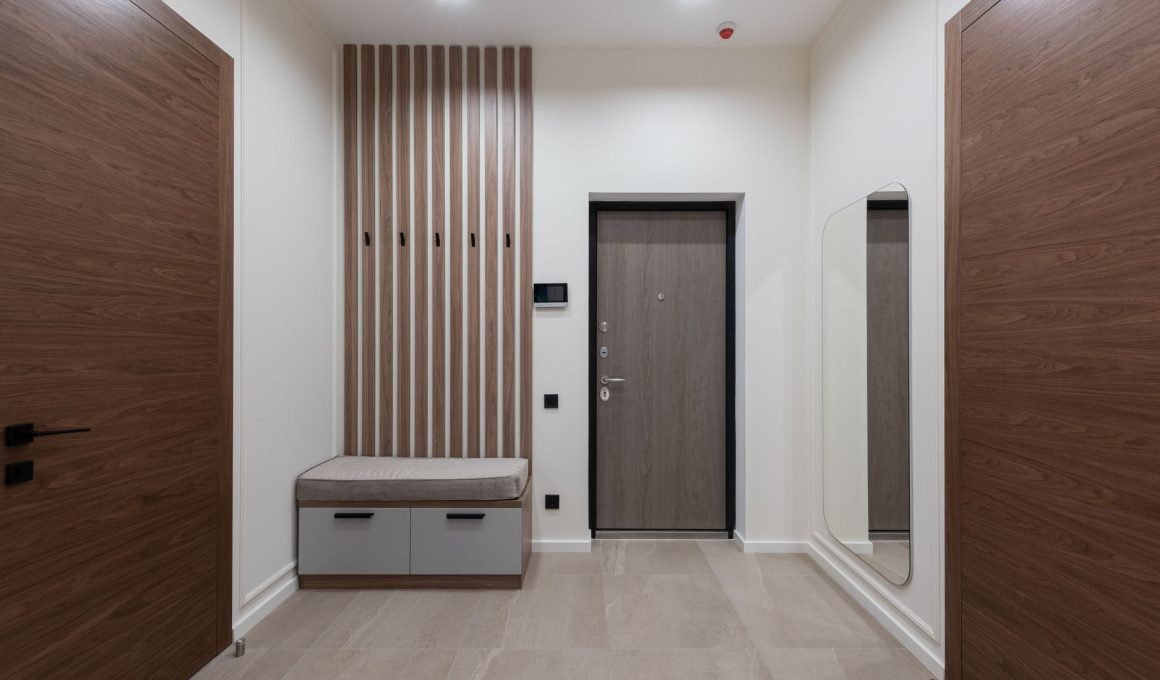 usi intrare apartament